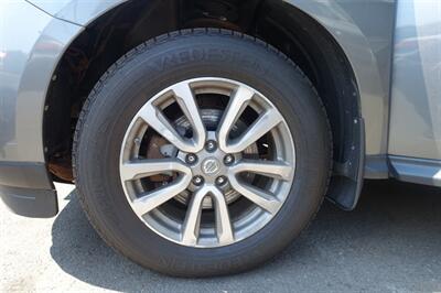 2015 Nissan Pathfinder SV - Photo 24 - Newark, NJ 07104