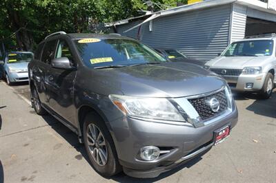 2015 Nissan Pathfinder SV - Photo 3 - Newark, NJ 07104