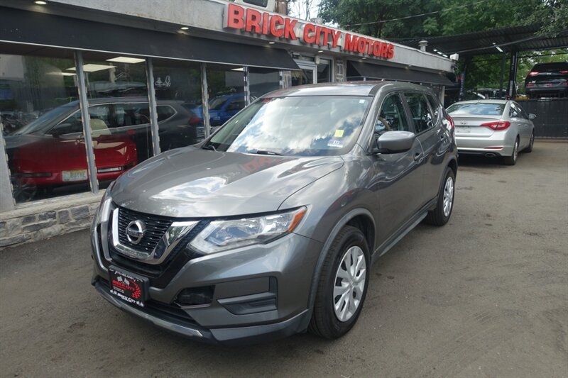 2015 Nissan Pathfinder SV  