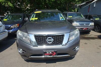 2015 Nissan Pathfinder SV - Photo 2 - Newark, NJ 07104