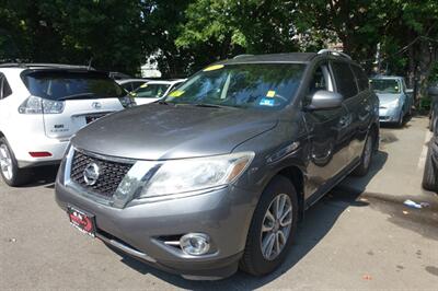 2015 Nissan Pathfinder SV - Photo 1 - Newark, NJ 07104