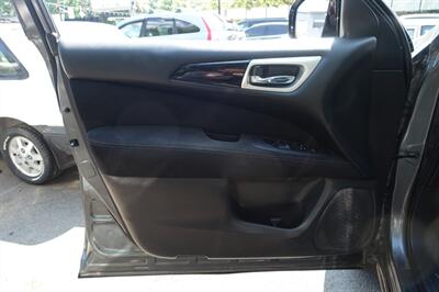 2015 Nissan Pathfinder SV - Photo 10 - Newark, NJ 07104