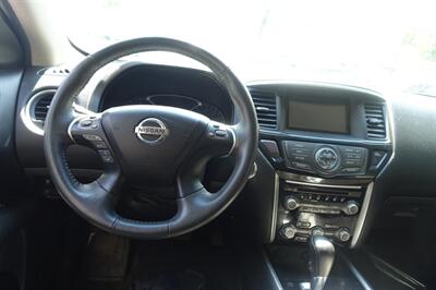 2015 Nissan Pathfinder SV - Photo 13 - Newark, NJ 07104