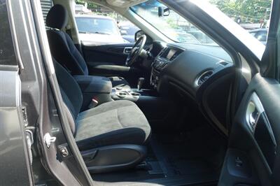 2015 Nissan Pathfinder SV - Photo 14 - Newark, NJ 07104