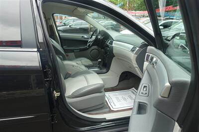 2007 Chrysler Pacifica Touring   - Photo 15 - Newark, NJ 07104