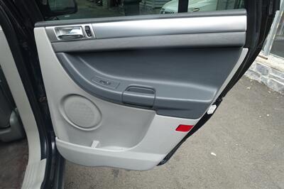 2007 Chrysler Pacifica Touring   - Photo 18 - Newark, NJ 07104