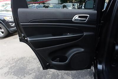 2020 Jeep Grand Cherokee Laredo   - Photo 12 - Newark, NJ 07104