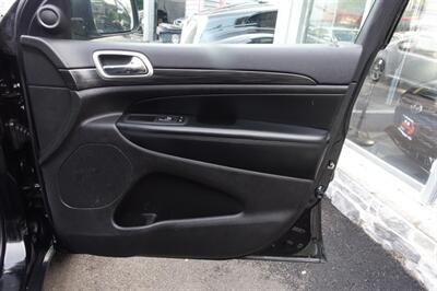 2020 Jeep Grand Cherokee Laredo   - Photo 15 - Newark, NJ 07104