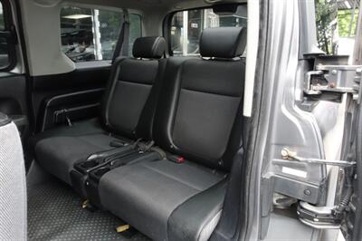 2005 Honda Element Y   - Photo 11 - Newark, NJ 07104