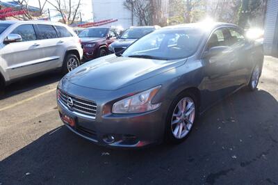 Nissan Maxima's photo