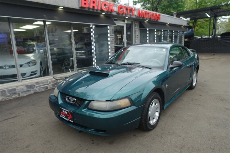 2001 Ford Mustang Deluxe