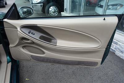 2001 Ford Mustang - Photo 14 - Newark, NJ 07104