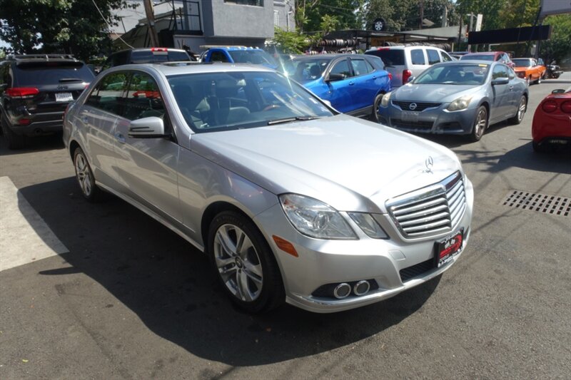 2010 Mercedes Benz E 350 photo 3