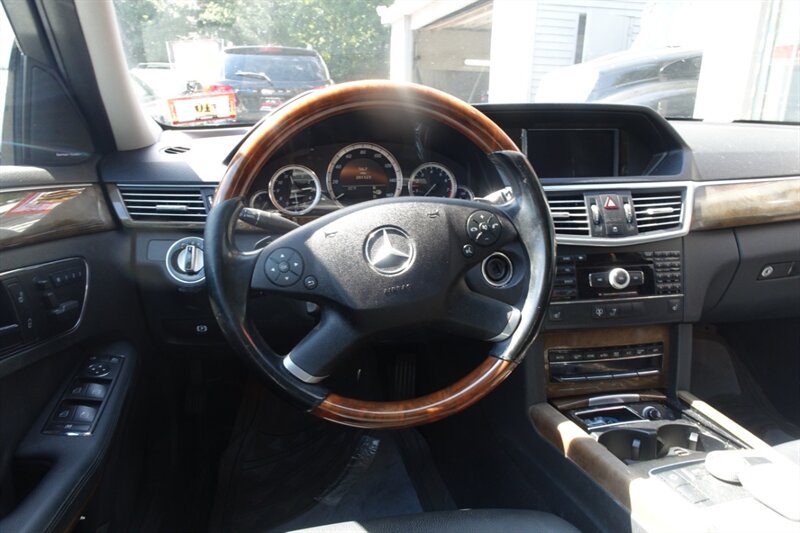 2010 Mercedes Benz E 350 photo 13