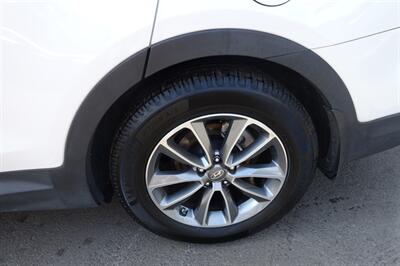2018 Hyundai SANTA FE SE - Photo 9 - Newark, NJ 07104