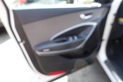 2018 Hyundai SANTA FE SE - Photo 14 - Newark, NJ 07104