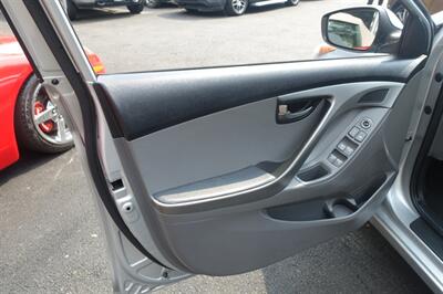 2013 Hyundai ELANTRA L   - Photo 10 - Newark, NJ 07104