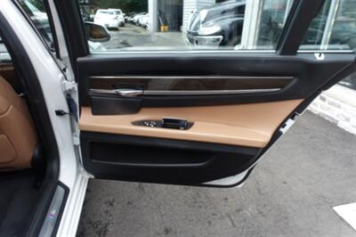 2015 BMW 750Li xDrive   - Photo 16 - Newark, NJ 07104