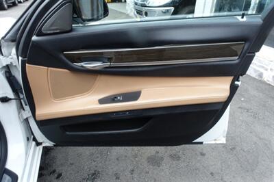 2015 BMW 750Li xDrive   - Photo 14 - Newark, NJ 07104