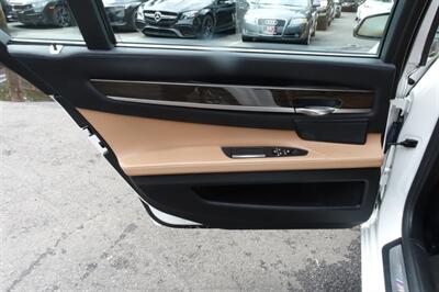 2015 BMW 750Li xDrive   - Photo 12 - Newark, NJ 07104