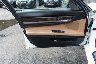 2015 BMW 750Li xDrive   - Photo 10 - Newark, NJ 07104