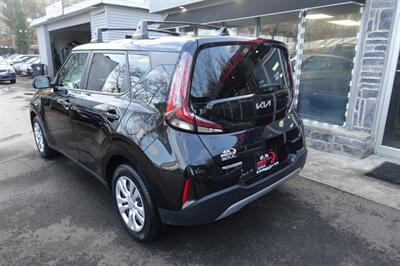 2023 Kia Soul LX   - Photo 6 - Newark, NJ 07104