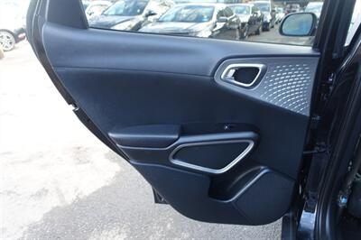 2023 Kia Soul LX   - Photo 12 - Newark, NJ 07104