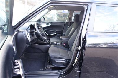 2023 Kia Soul LX   - Photo 9 - Newark, NJ 07104