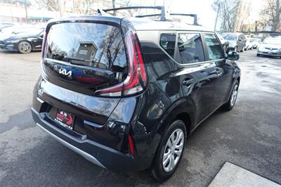 2023 Kia Soul LX   - Photo 5 - Newark, NJ 07104