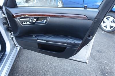 2011 Mercedes-Benz S 550 4MATIC   - Photo 23 - Newark, NJ 07104