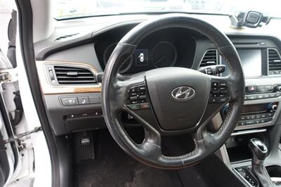 2015 Hyundai SONATA Limited   - Photo 19 - Newark, NJ 07104