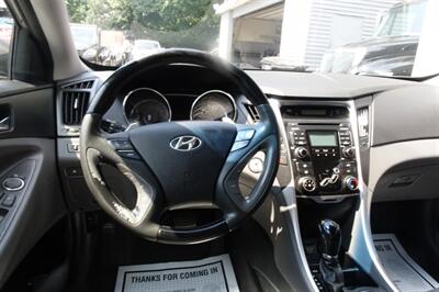 2011 Hyundai SONATA Limited   - Photo 13 - Newark, NJ 07104