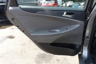 2011 Hyundai SONATA Limited   - Photo 12 - Newark, NJ 07104