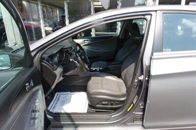 2011 Hyundai SONATA Limited   - Photo 9 - Newark, NJ 07104