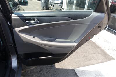 2011 Hyundai SONATA Limited   - Photo 17 - Newark, NJ 07104