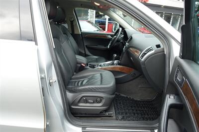 2010 Audi Q5 3.2 quattro Premium   - Photo 14 - Newark, NJ 07104