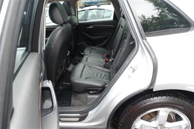 2010 Audi Q5 3.2 quattro Premium   - Photo 11 - Newark, NJ 07104