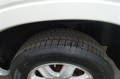 2011 Mitsubishi Endeavor LS   - Photo 22 - Newark, NJ 07104