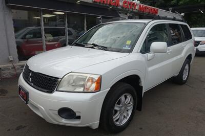 2011 Mitsubishi Endeavor LS   - Photo 1 - Newark, NJ 07104