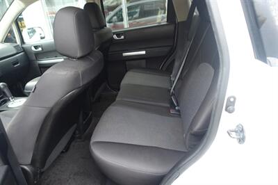 2011 Mitsubishi Endeavor LS   - Photo 11 - Newark, NJ 07104