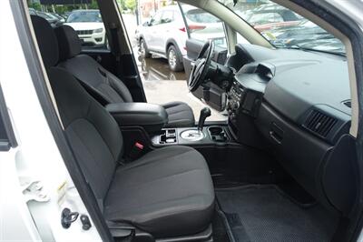 2011 Mitsubishi Endeavor LS   - Photo 15 - Newark, NJ 07104
