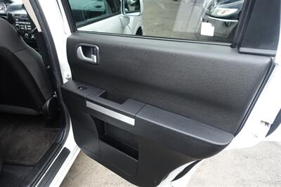 2011 Mitsubishi Endeavor LS   - Photo 18 - Newark, NJ 07104