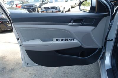 2018 Hyundai ELANTRA Limited - Photo 10 - Newark, NJ 07104