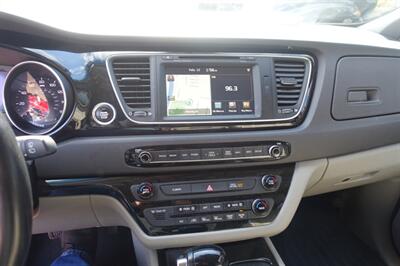 2015 Kia Sedona SX   - Photo 21 - Newark, NJ 07104