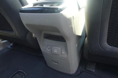 2015 Kia Sedona SX   - Photo 18 - Newark, NJ 07104