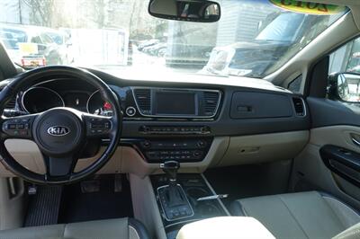 2015 Kia Sedona SX   - Photo 12 - Newark, NJ 07104