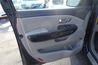 2015 Kia Sedona SX   - Photo 10 - Newark, NJ 07104