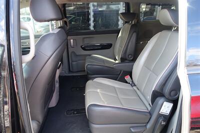 2015 Kia Sedona SX   - Photo 11 - Newark, NJ 07104
