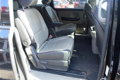 2015 Kia Sedona SX   - Photo 16 - Newark, NJ 07104