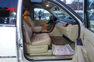 2010 Cadillac Escalade   - Photo 15 - Newark, NJ 07104